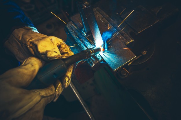 electric-metal-welding-closeup_1426-1354